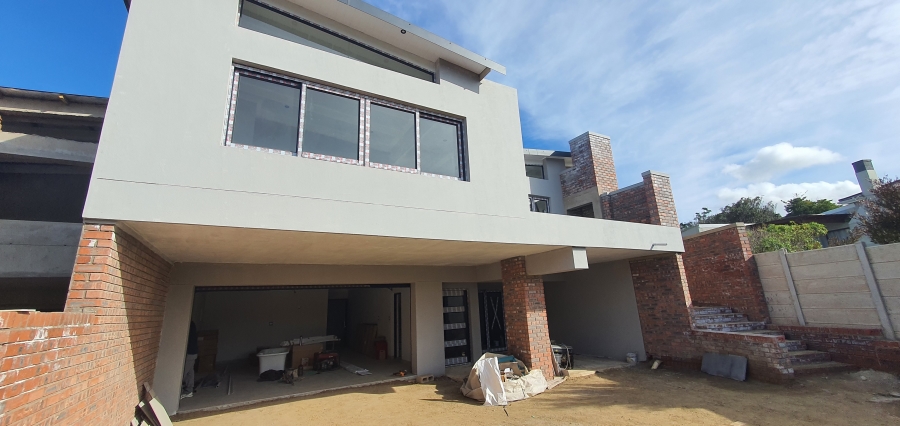 4 Bedroom Property for Sale in Mossel Bay Central Western Cape